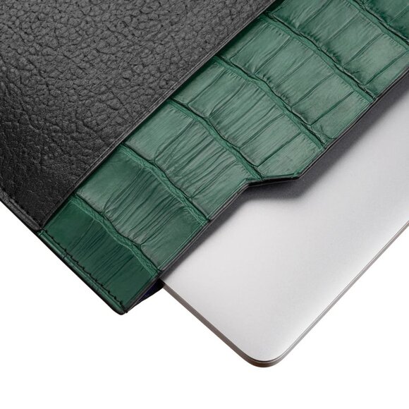 Elegant Alligator Skin Laptop Case – Unisex Green - Picture 4 of 5